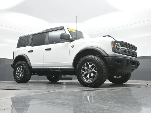 Used 2021 White Ford Badlands image 23