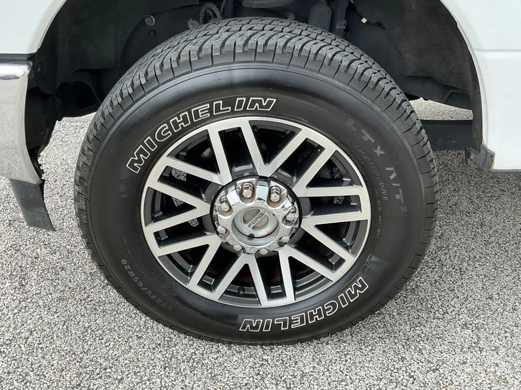 Used 2019 White Ford Lariat image 36