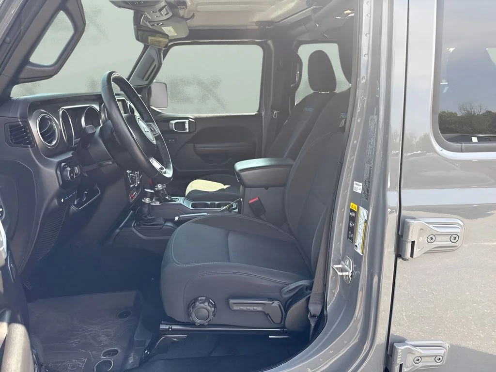 Used 2023 Gray Jeep Rubicon 4xe image 9