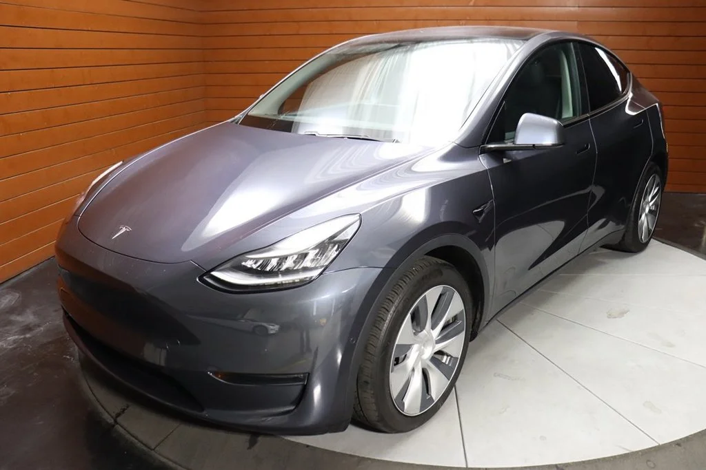 Used 2023 Solid Black Tesla Long Range image 4