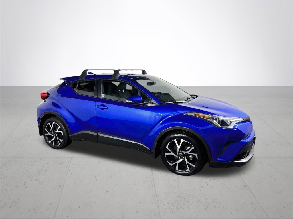 Used 2018 Blue Toyota XLE image 4
