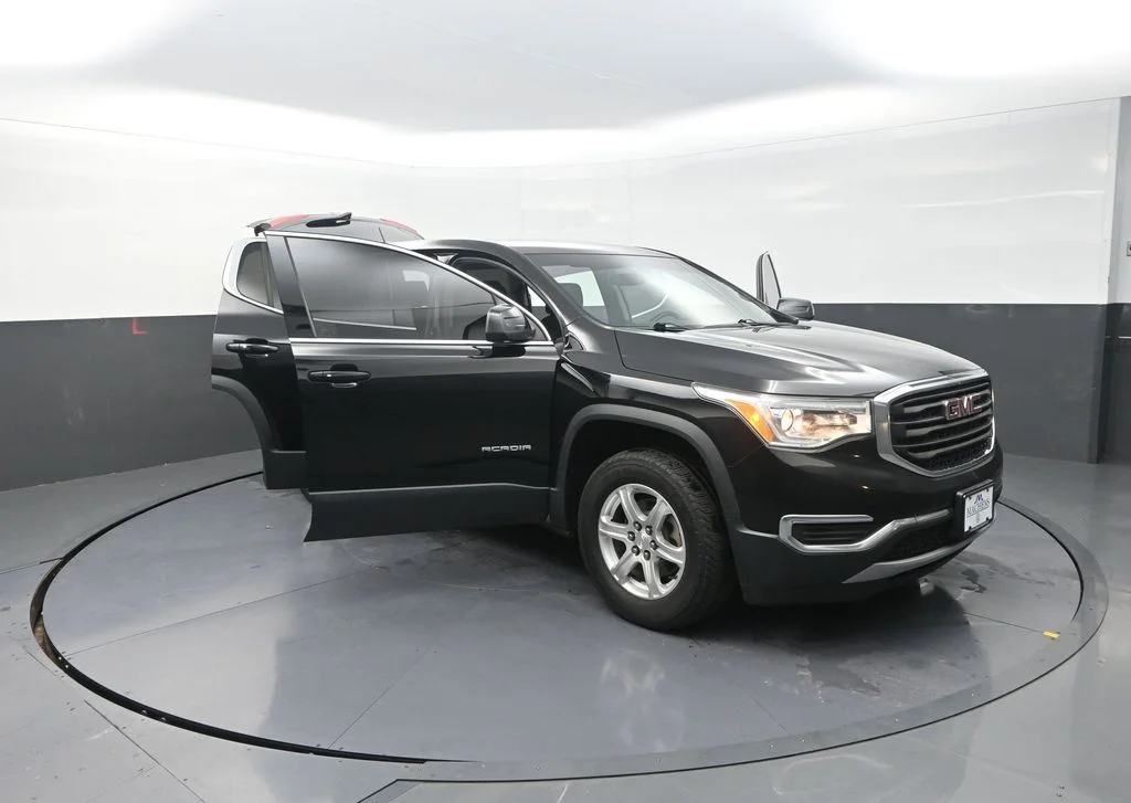 Used 2019 Black GMC SLE-1 image 32