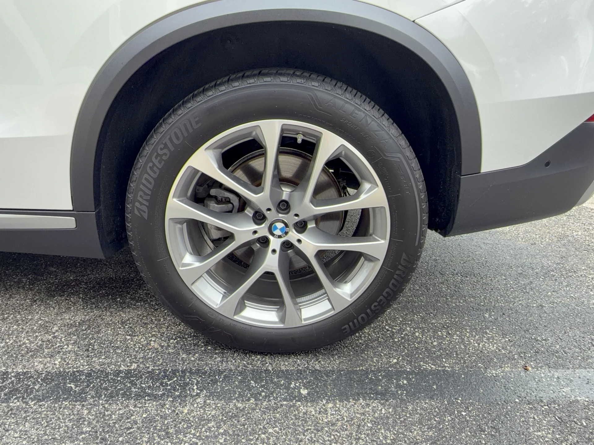 Certified Used 2024 Alpine White BMW xDrive40i image 28