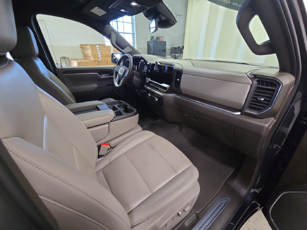 2025 GMC Sierra 1500 SLT - Photo 37
