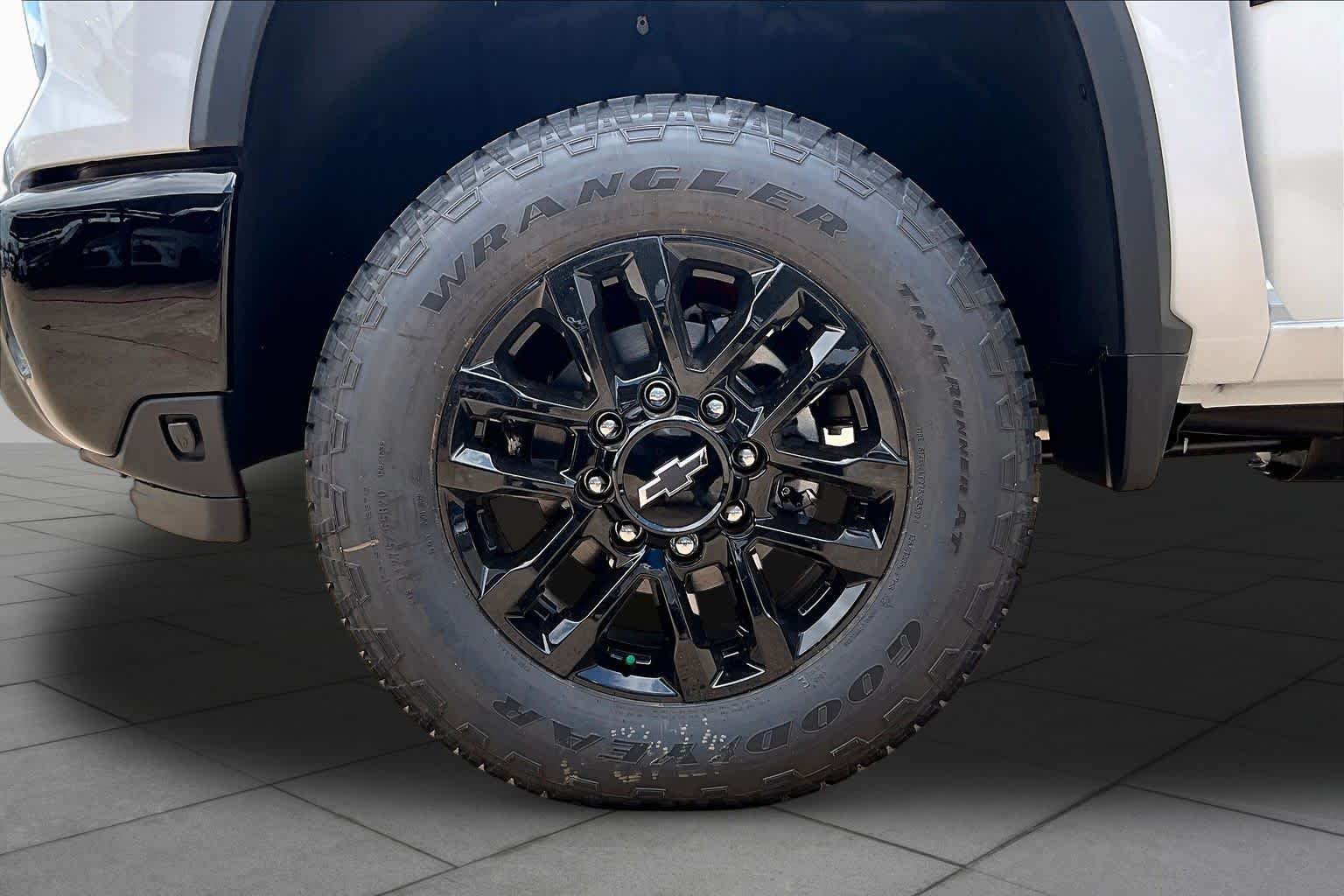 New 2026 Summit White Chevrolet Custom image 11