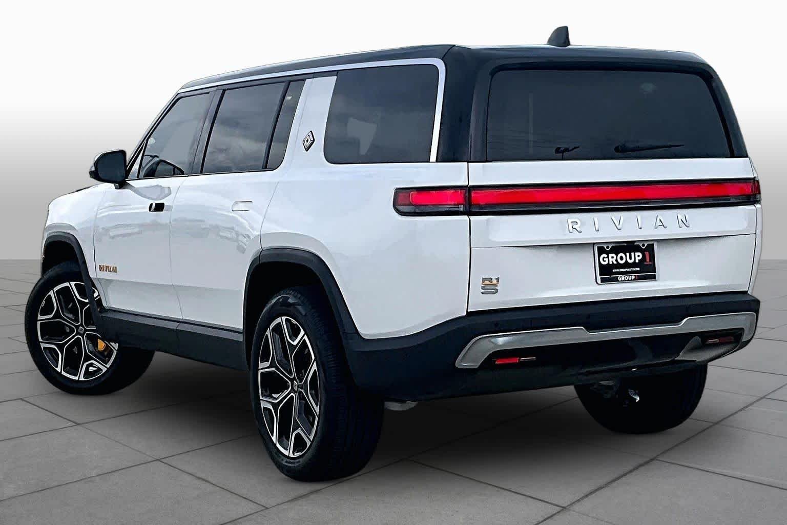 Used 2024 Glacier White Rivian Adventure image 11