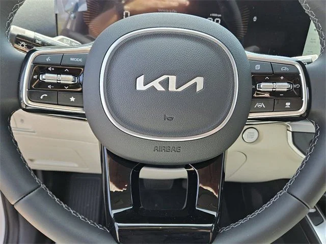 New 2025 Glacial White Pearl Kia S image 15