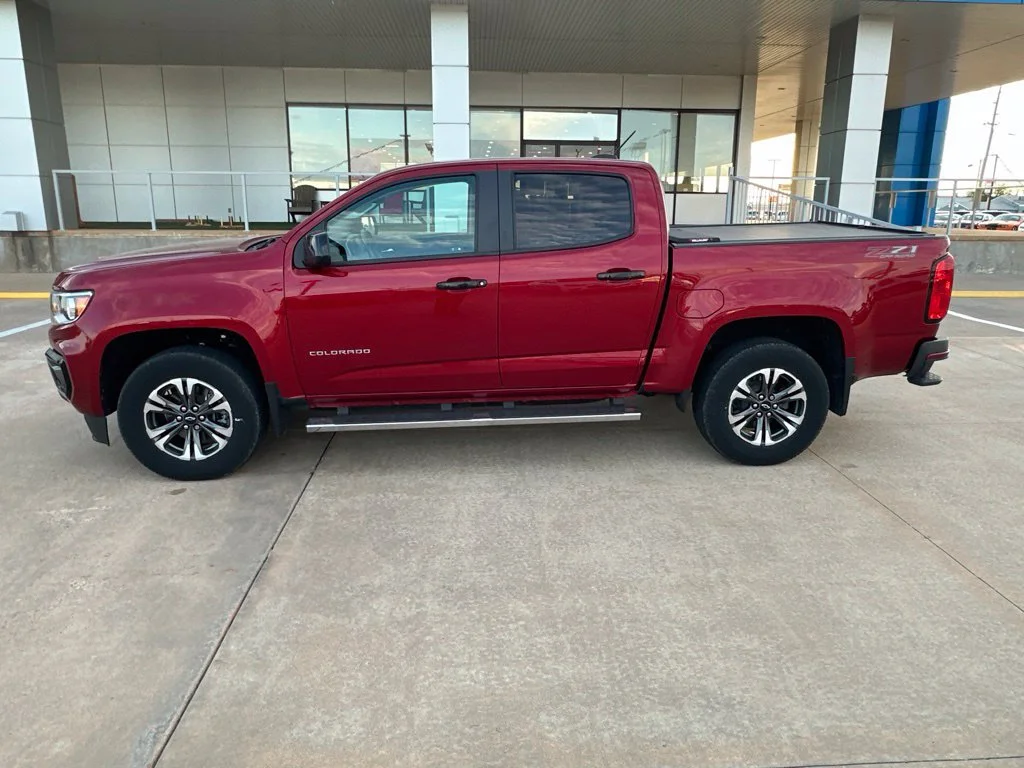 Used 2021 CHERRY RED TINTCOAT Chevrolet 4WD Z71 image 31