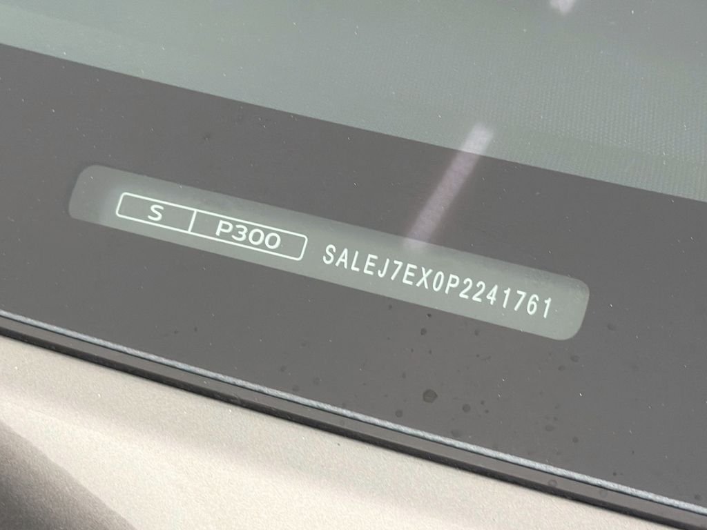 Used 2023 Silver Land Rover S image 34