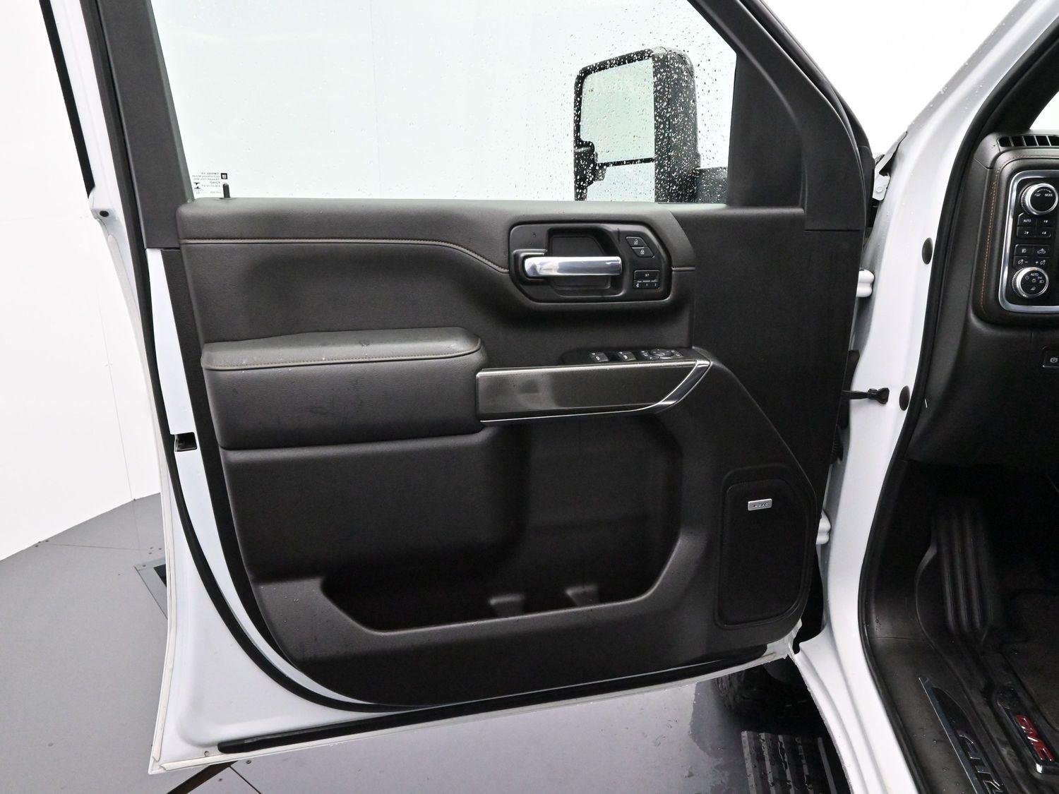 Used 2022 Summit White GMC AT4 image 10