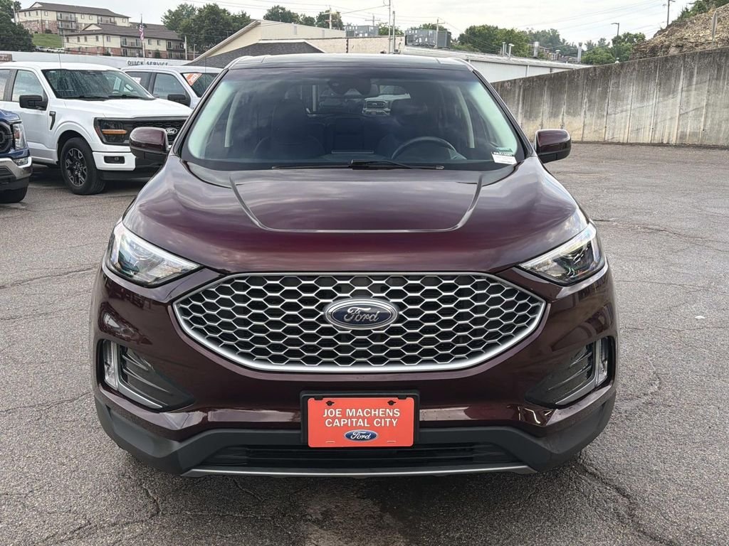 Used 2024 Red Ford SEL image 10