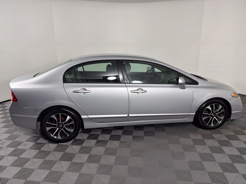 Used 2011 Silver Honda LX image 7