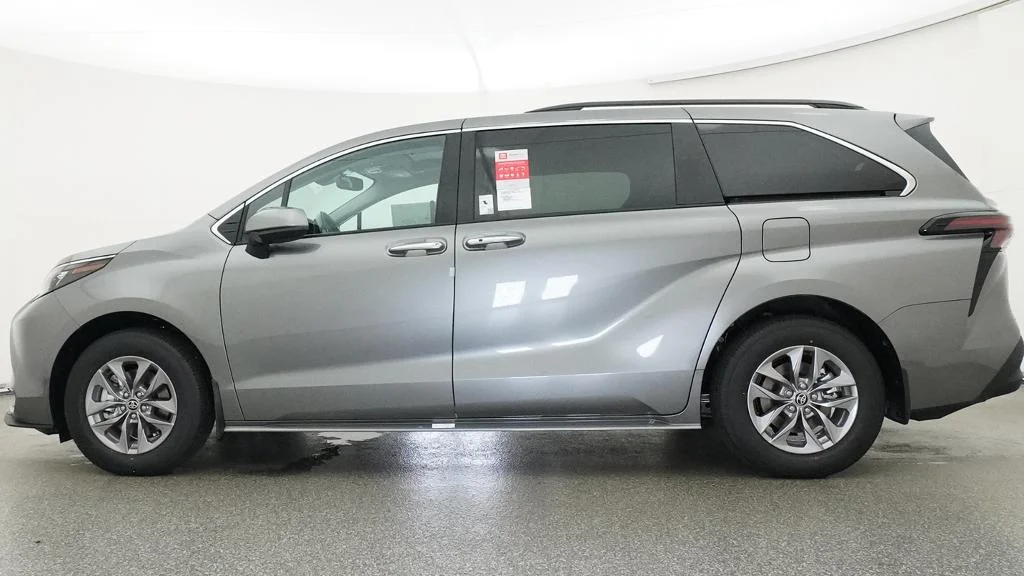 New 2026 Heavy Metal Toyota XLE image 2