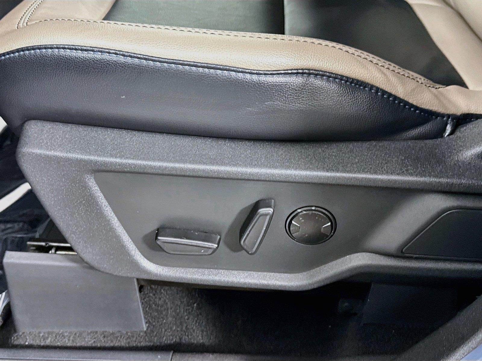 Used 2023 Azure Gray Metallic Tri-Coat Ford Wildtrak image 29