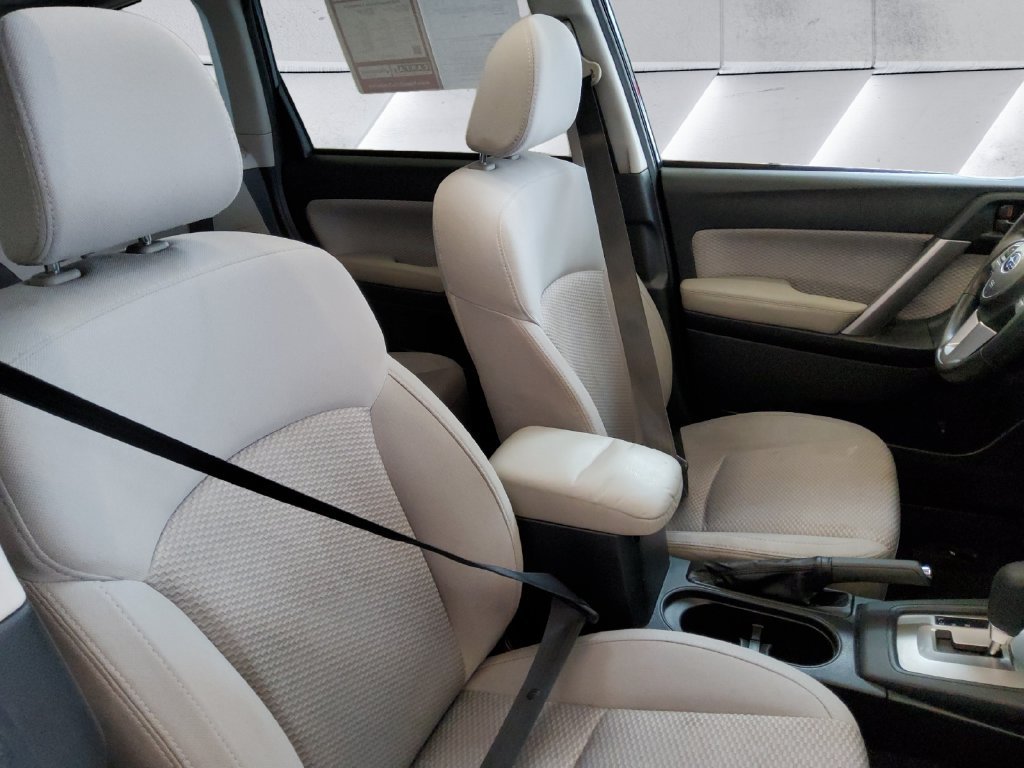 Used 2018 Gray Subaru 2.5i Premium image 14
