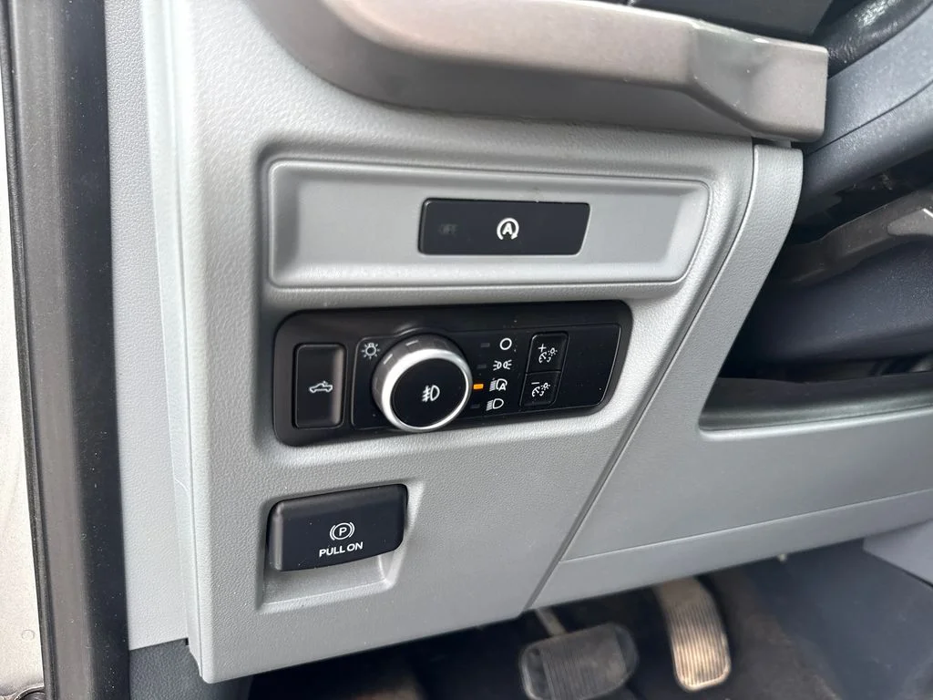 Used 2025 Silver Ford XLT image 13