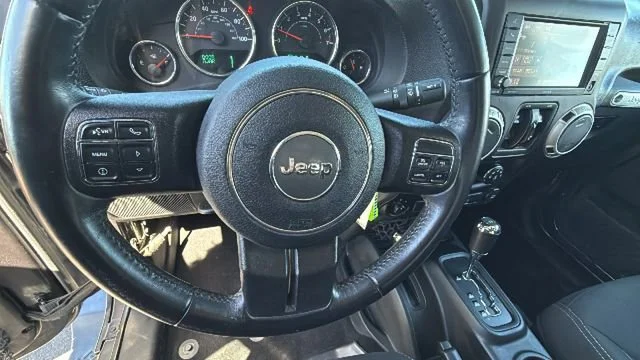 Used 2018 Gray Jeep Sahara 4x4 image 18