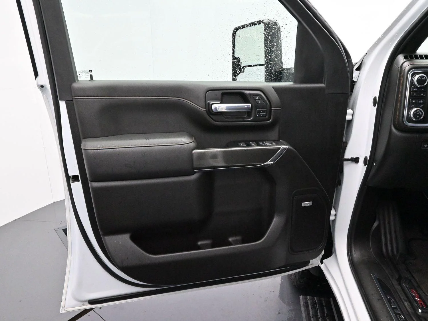 Used 2022 Summit White GMC AT4 image 10