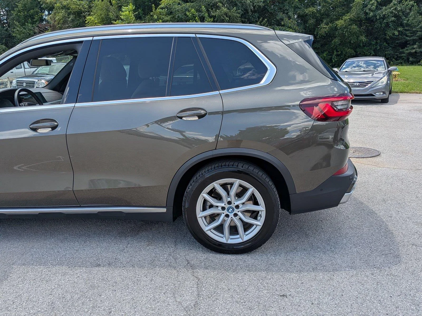 Used 2022 Manhattan Green Metallic BMW xDrive45e image 11