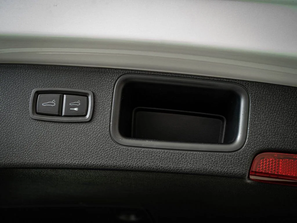 Used 2025 Carrara White Metallic Porsche  image 25