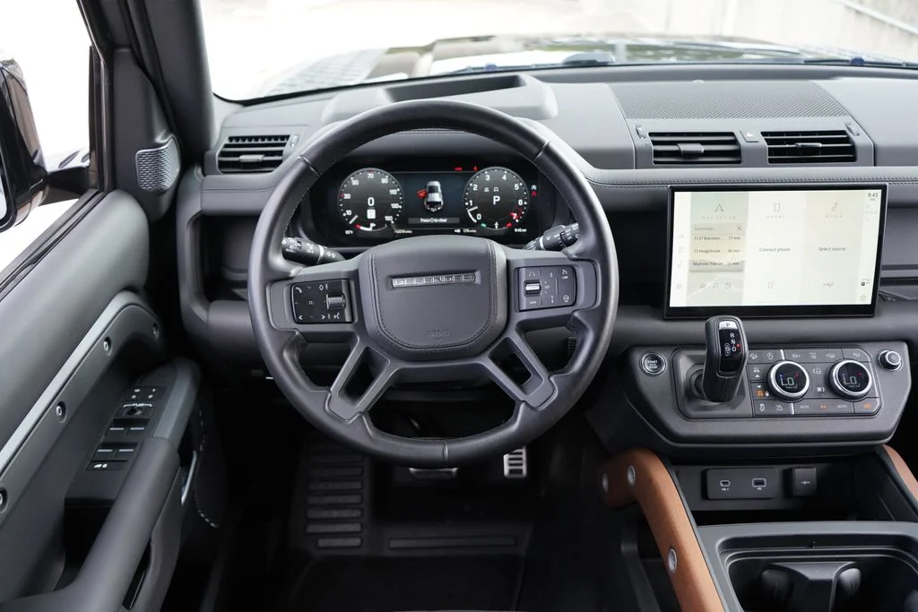 Used 2023 Gray Land Rover X image 24