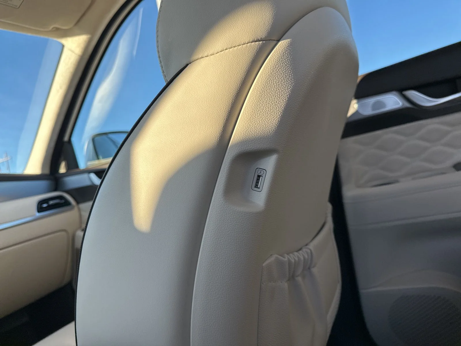 Used 2021 White Hyundai Calligraphy image 24