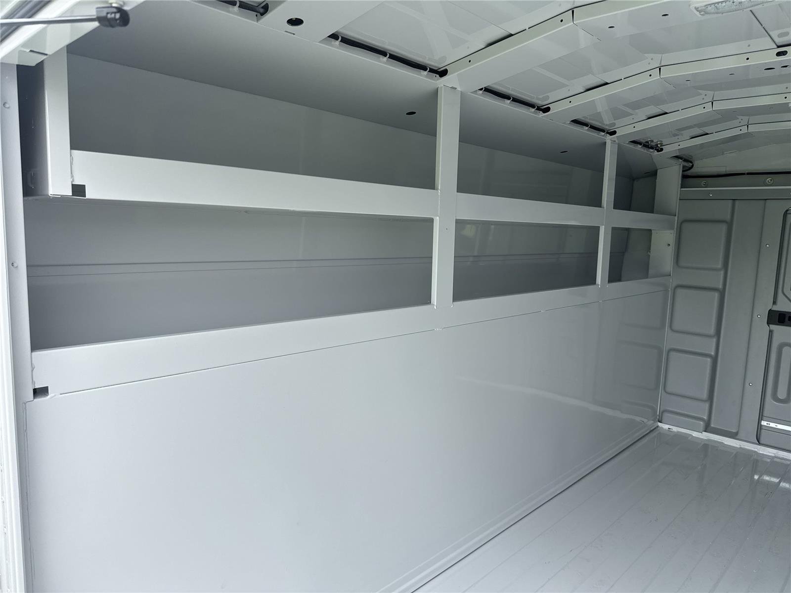 2024 Ford Transit Cutaway Base - Photo 6