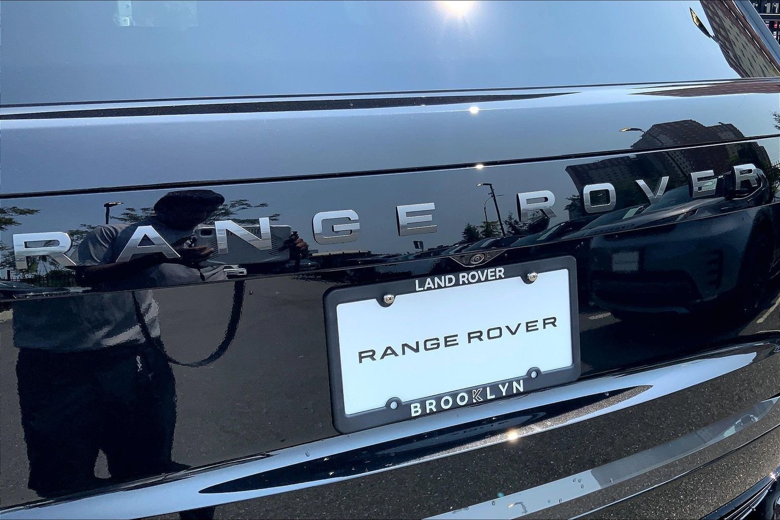New 2026 Santorini Black Land Rover SE image 15