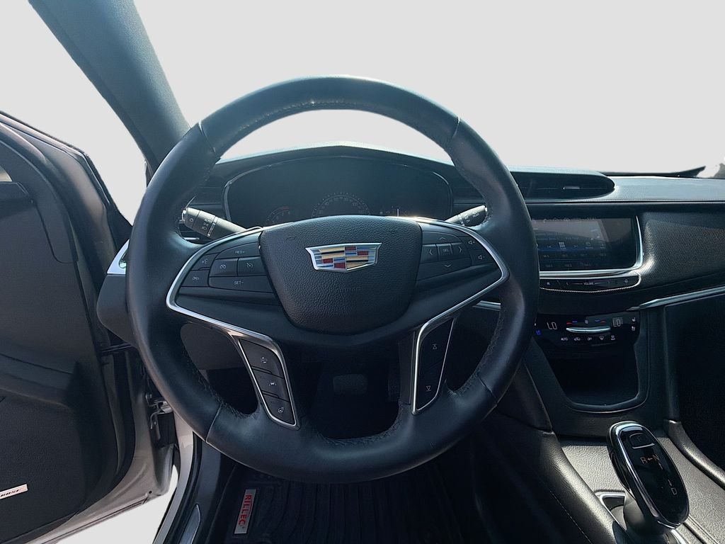 Used 2017 Silver Cadillac Luxury image 11