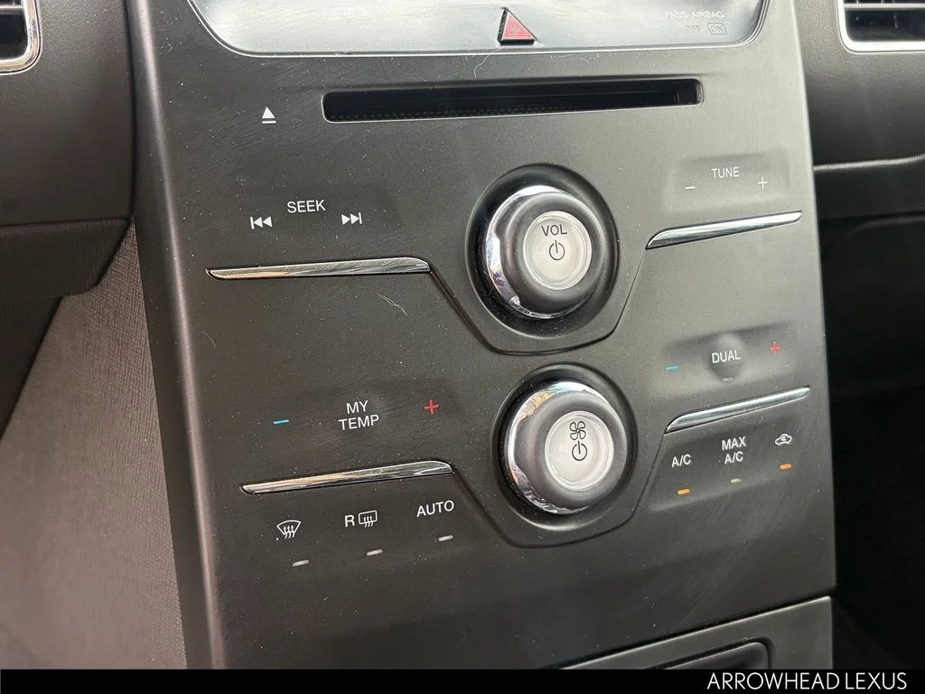 Used 2019 White Ford SEL image 25