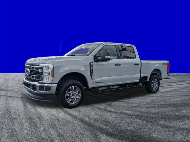 Certified Used 2025 Avalanche Ford XLT image 8