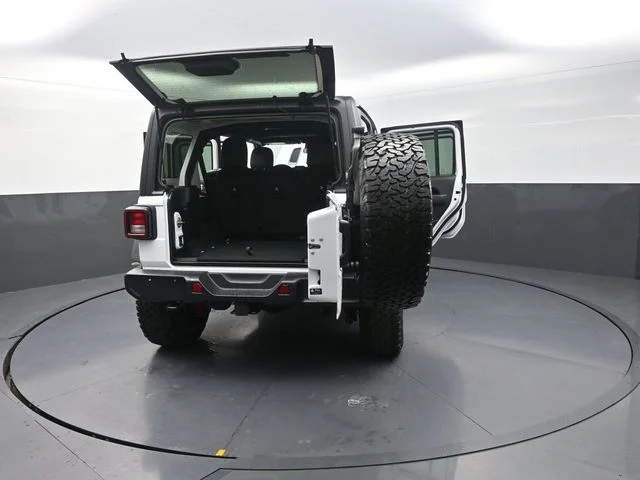 New 2026 Bright White Clear-Coat Exterior Paint Jeep Willys image 34