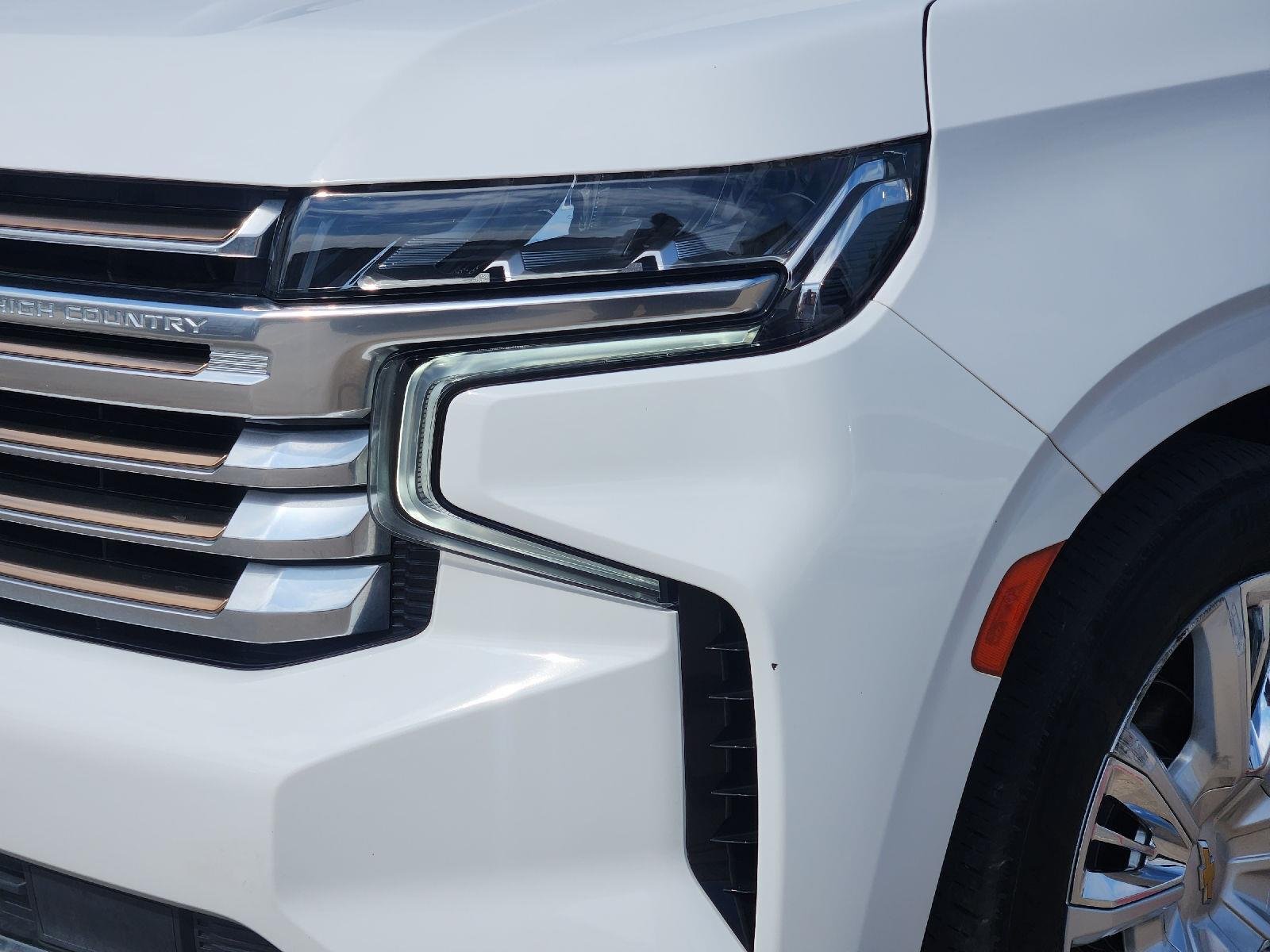 2023 Chevrolet Suburban photo 8 of 30