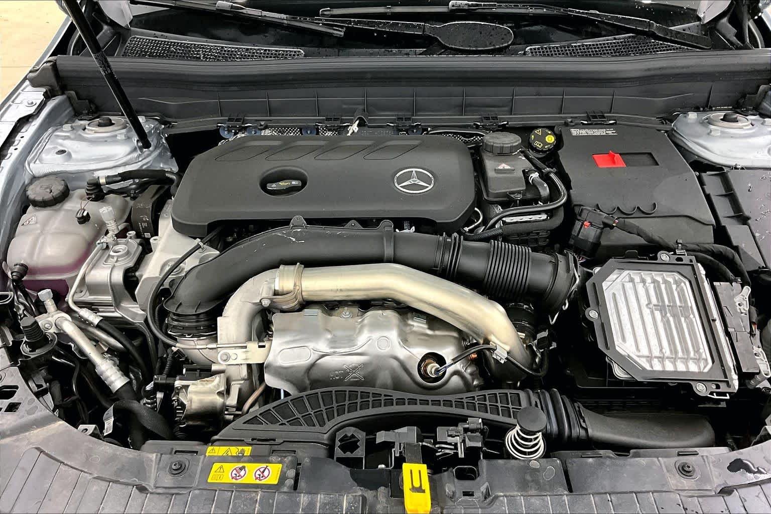 Used 2026 Cirrus Silver Metallic Mercedes-Benz GLB 250 image 16