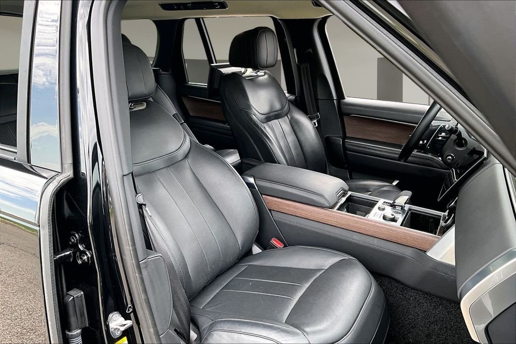 Used 2023 Black Land Rover Autobiography image 7