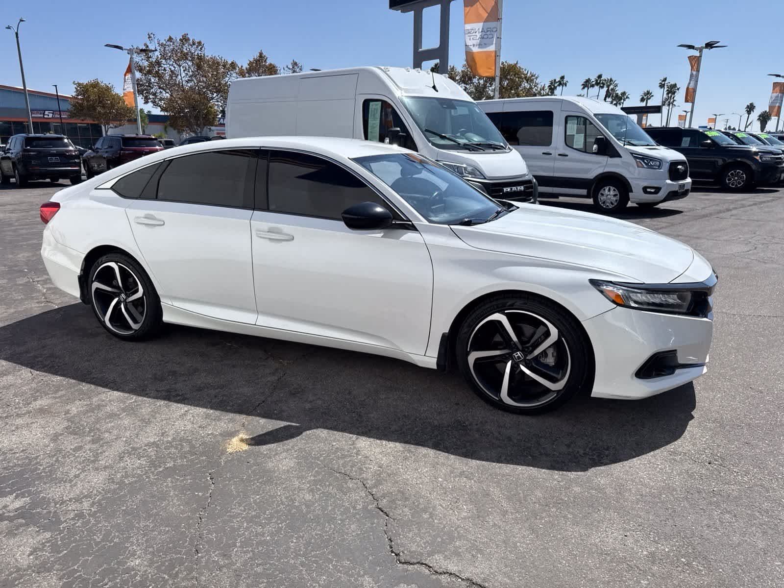 Used 2022 Platinum White Pearl Honda Sport image 11