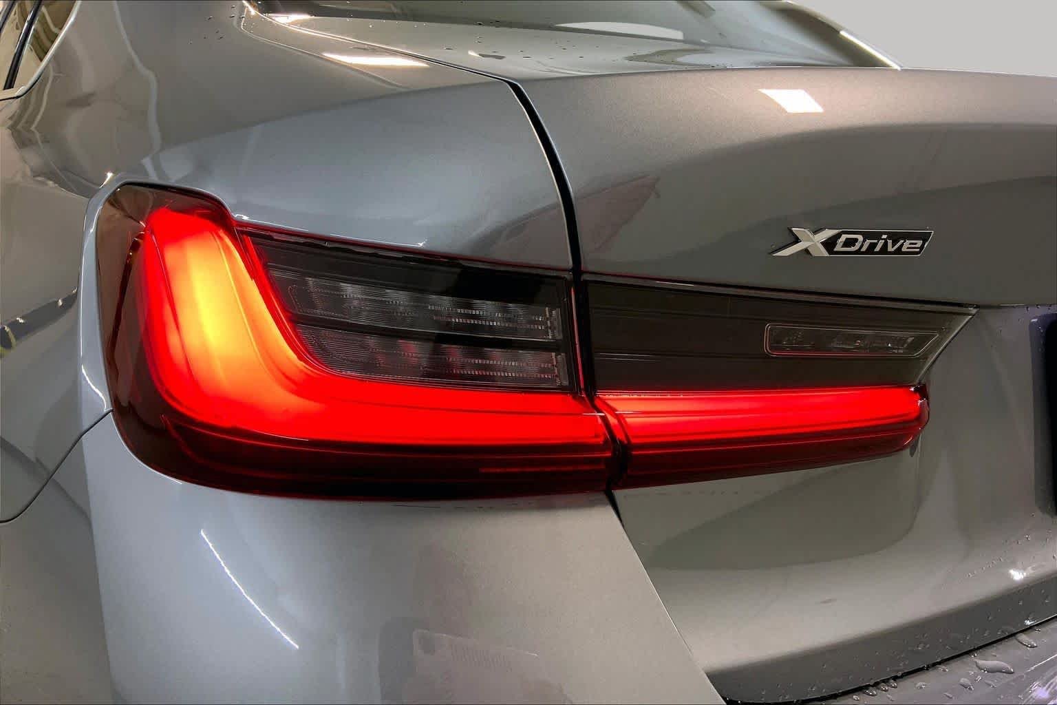 New 2026 Skyscraper Grey Metallic BMW 330i NA xDrive image 14