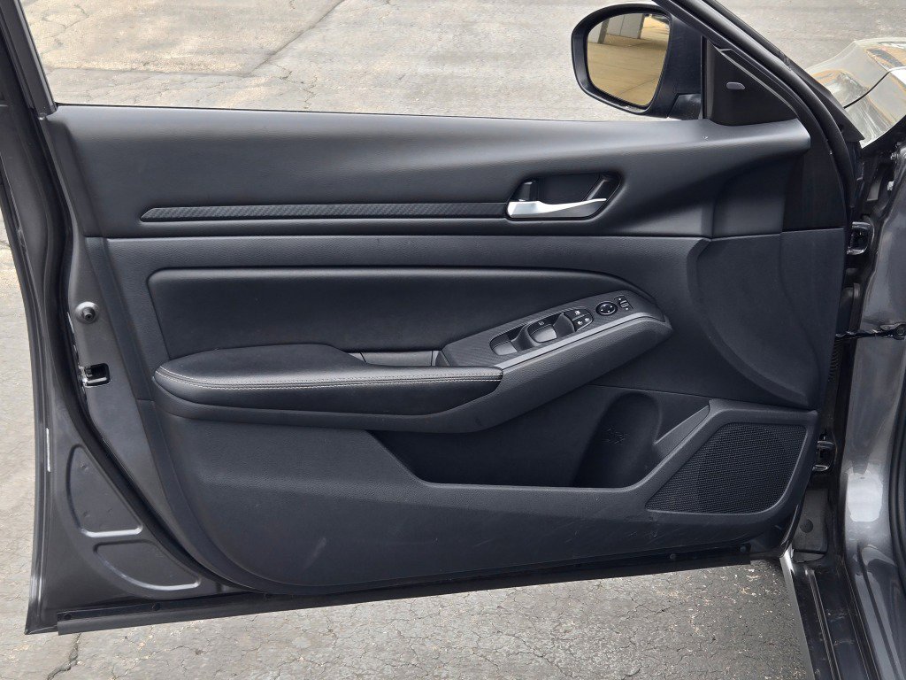 2025 Nissan Altima SV - Photo 18