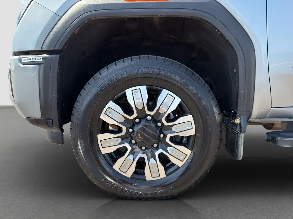 Used 2024 Silver GMC Denali image 21