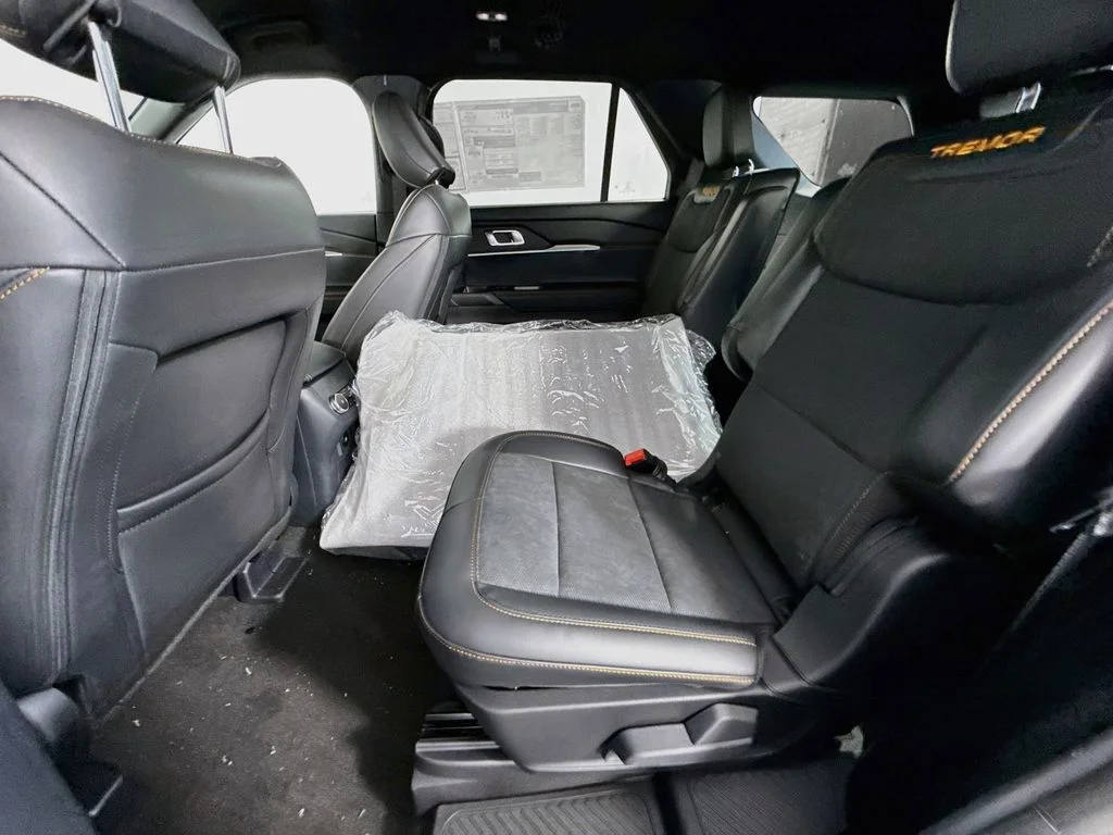 New 2026 Agate Black Metallic Ford Tremor® image 25