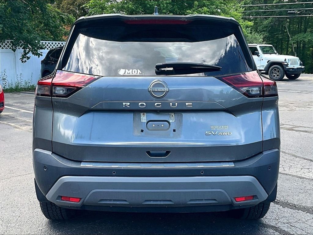 Used 2023 Gray Nissan SV image 5