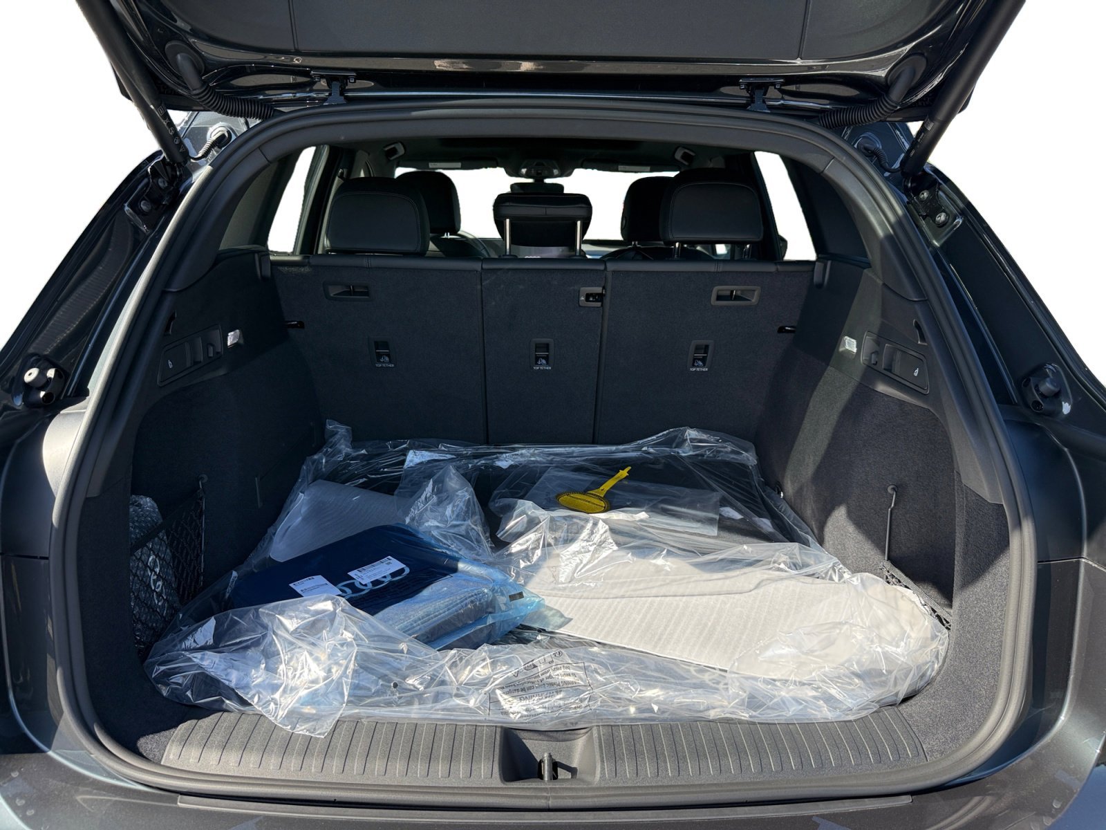 New 2027 Manhattan Gray Metallic Audi Premium quattro image 17