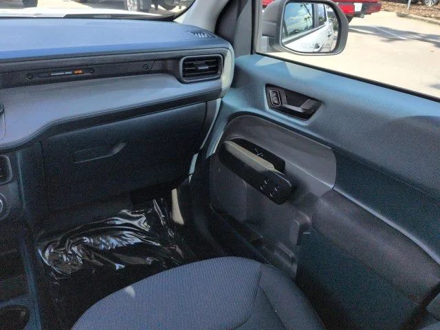 Used 2022 White Ford XL image 17
