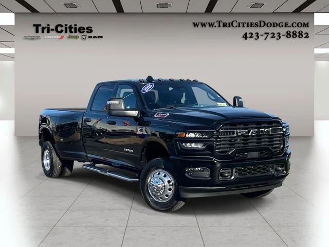 New 2026 Diamond Black Crystal Pearl-Coat Exterior Paint RAM Big Horn image 1