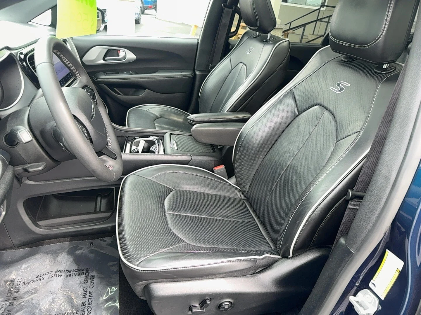 Used 2025 Fathom Blue Pearlcoat Chrysler Limited image 13