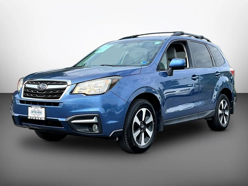 Used 2017 Quartz Blue Subaru 2.5i Premium image 3