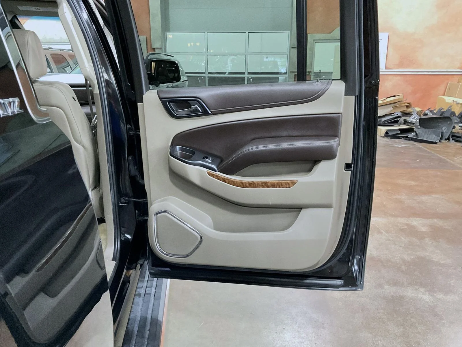 Used 2015 Black Chevrolet LTZ image 17