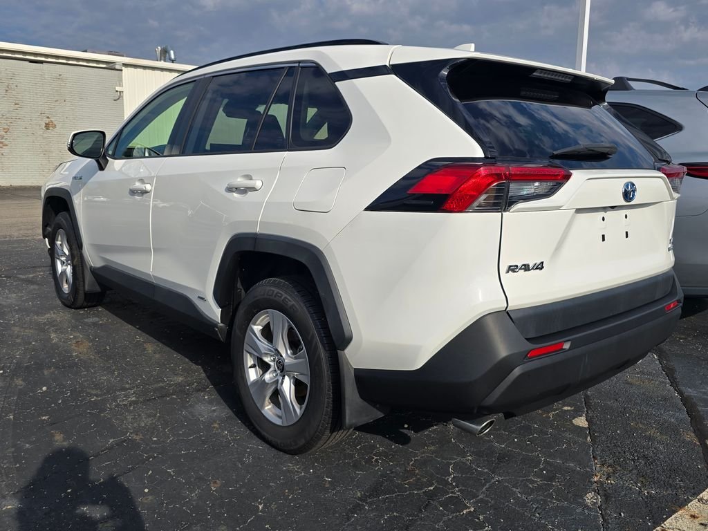 Used 2020 White Toyota XLE image 6
