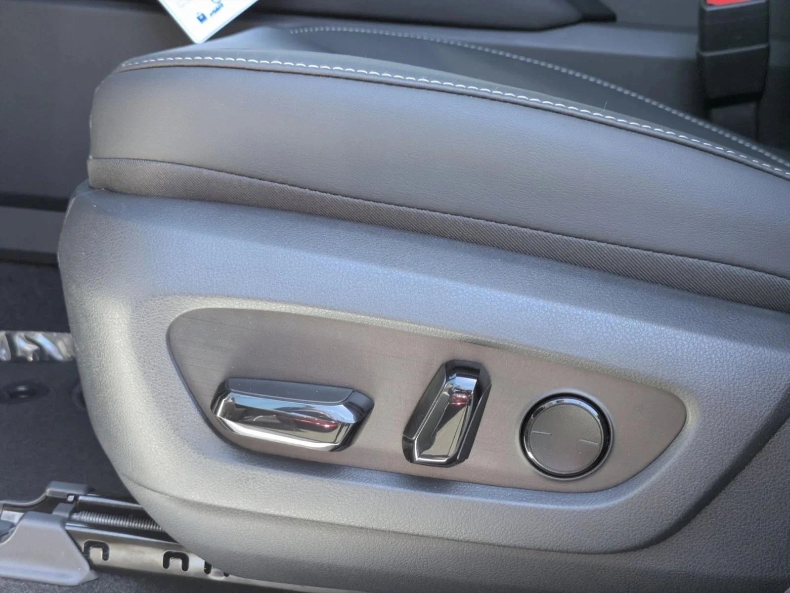 New 2026 Wind Chill Pearl Lexus  350 PREMIUM AWD image 4