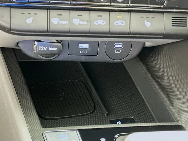 New 2025 White Hyundai SEL Convenience image 18